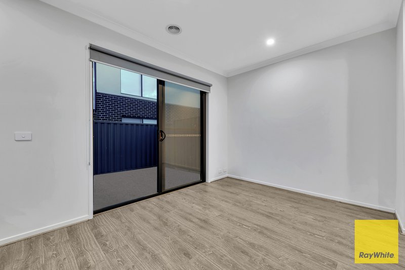 Photo - 13 Namadgi Crescent, Truganina VIC 3029 - Image 8