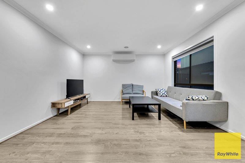 Photo - 13 Namadgi Crescent, Truganina VIC 3029 - Image 9