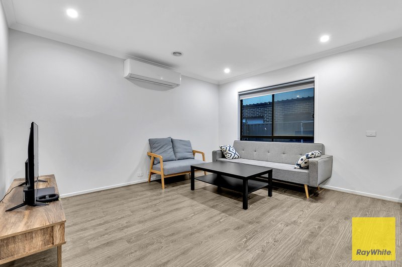 Photo - 13 Namadgi Crescent, Truganina VIC 3029 - Image 10