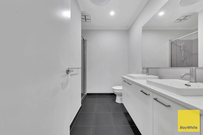 Photo - 13 Namadgi Crescent, Truganina VIC 3029 - Image 12