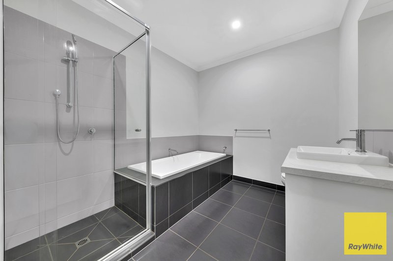 Photo - 13 Namadgi Crescent, Truganina VIC 3029 - Image 16