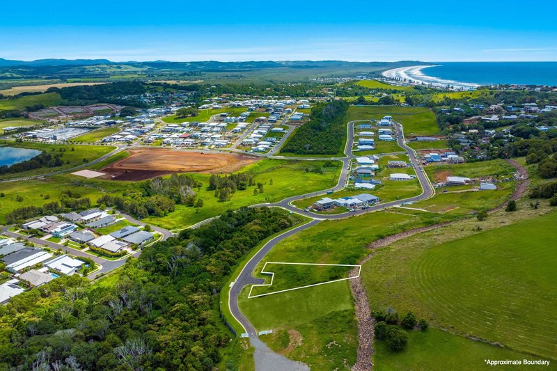 Photo - 13 Nautilus Crescent, Lennox Head NSW 2478 - Image 4