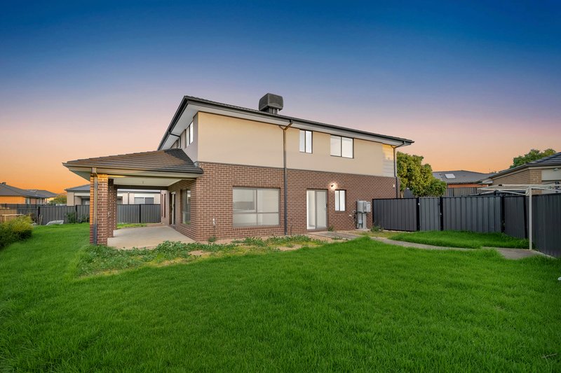 Photo - 13 Nethercote Street, Craigieburn VIC 3064 - Image 2