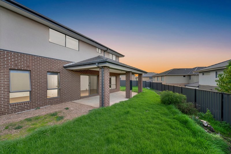 Photo - 13 Nethercote Street, Craigieburn VIC 3064 - Image 3