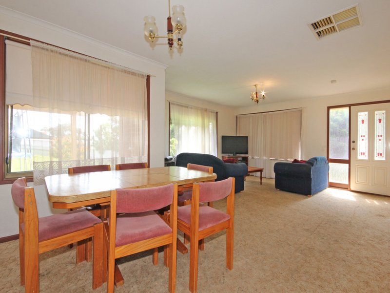 Photo - 13 Nevis Court, Noarlunga Downs SA 5168 - Image 6