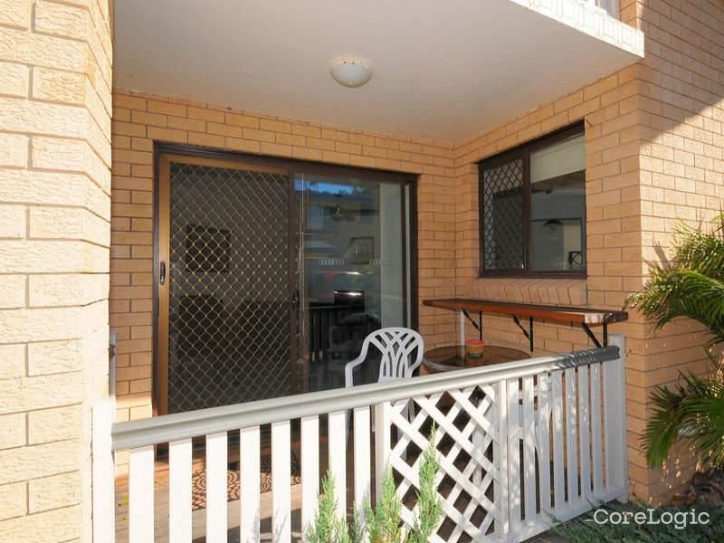 Photo - 1/3 New Street, Urangan QLD 4655 - Image 2