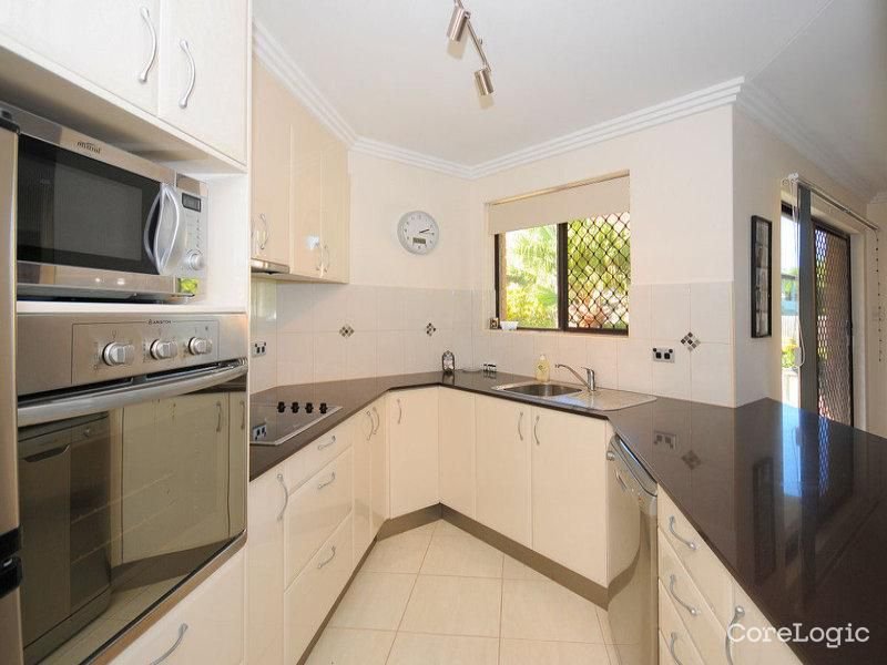 Photo - 1/3 New Street, Urangan QLD 4655 - Image 4