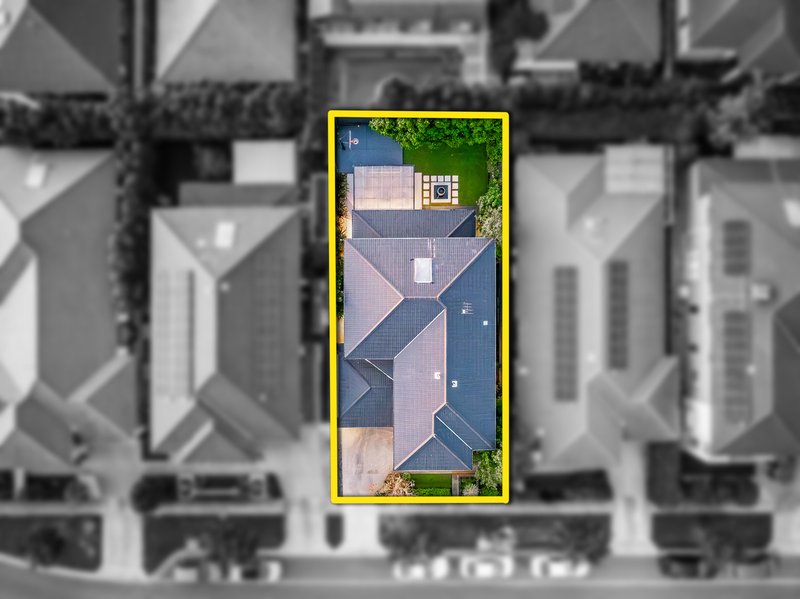 Photo - 13 Newbridge Boulevard, Clyde North VIC 3978 - Image 3