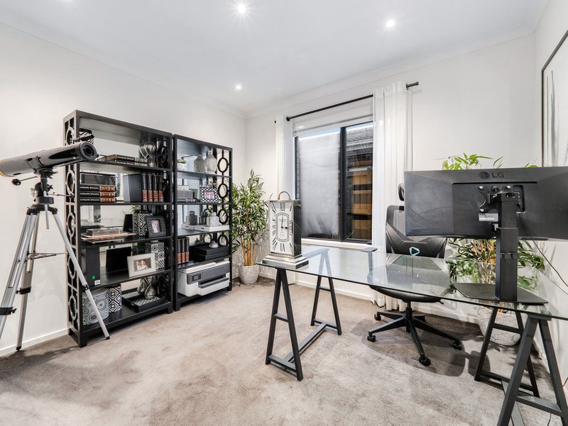 Photo - 13 Newbridge Boulevard, Clyde North VIC 3978 - Image 27