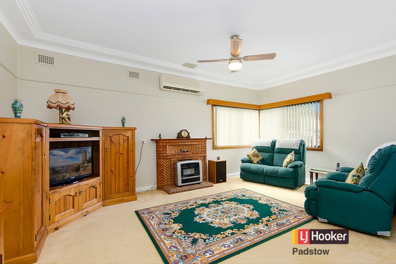 Photo - 13 Newey Avenue, Padstow NSW 2211 - Image 5