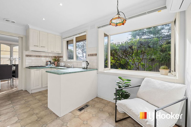 Photo - 13 Newhaven Road, Burwood East VIC 3151 - Image 5