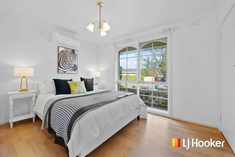Photo - 13 Newhaven Road, Burwood East VIC 3151 - Image 8