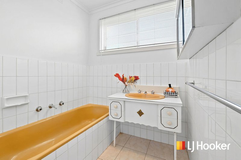 Photo - 13 Newhaven Road, Burwood East VIC 3151 - Image 9