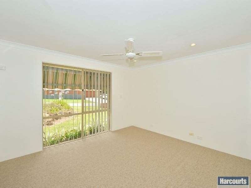 Photo - 13 Newstead Close, Halls Head WA 6210 - Image 5