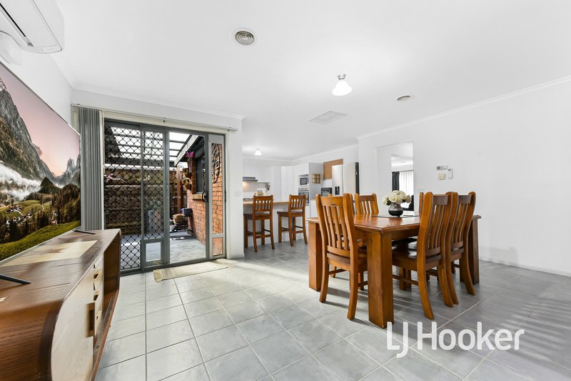 Photo - 13 Niagara Court, Hampton Park VIC 3976 - Image 4