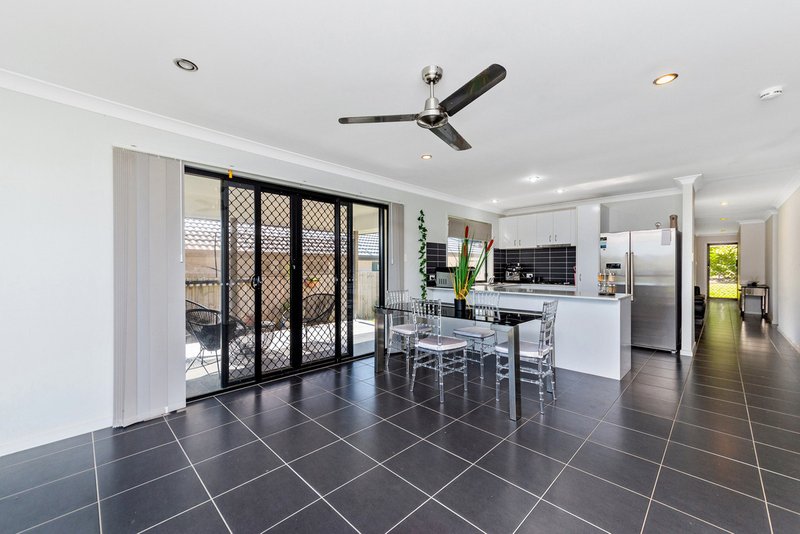 Photo - 13 Nightshade Crescent, Pimpama QLD 4209 - Image 3