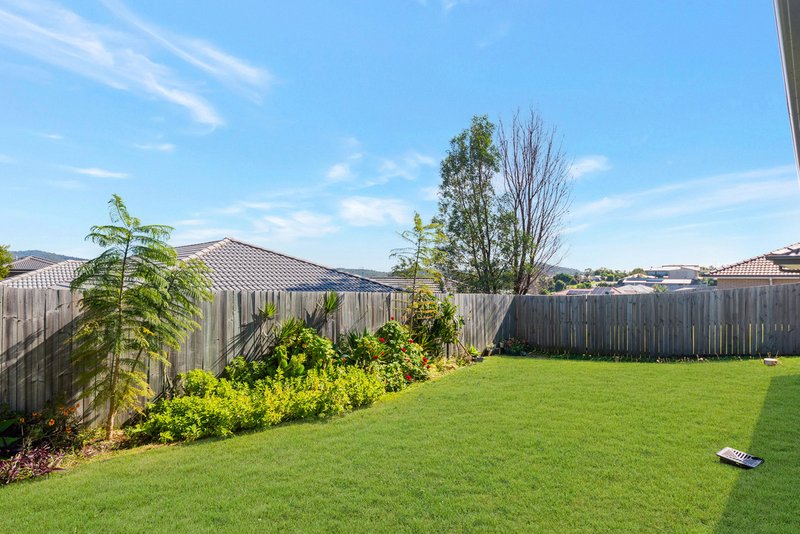 Photo - 13 Nightshade Crescent, Pimpama QLD 4209 - Image 6