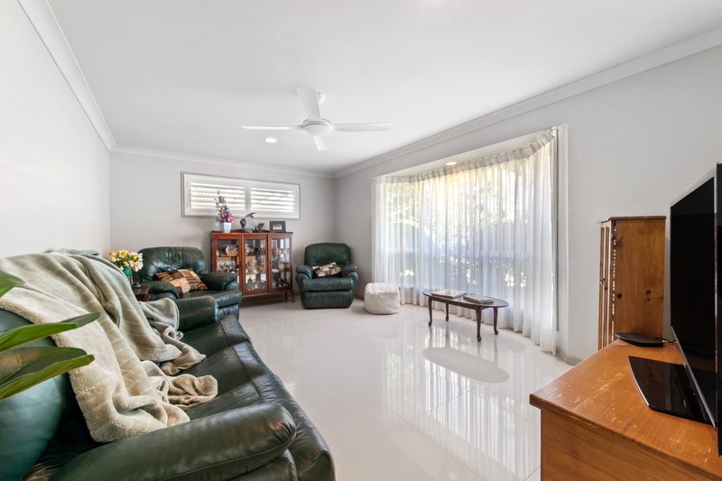 Photo - 13 Ninderry Close, Battery Hill QLD 4551 - Image 6