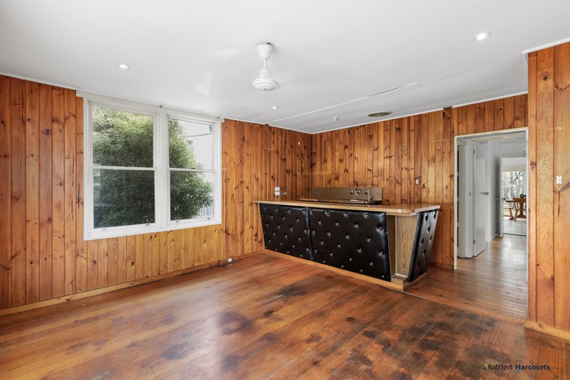 Photo - 13 Ninth Street, Eildon VIC 3713 - Image 11