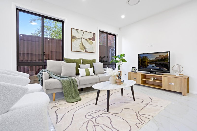 Photo - 13 Nolan Crescent, Westmead NSW 2145 - Image 2