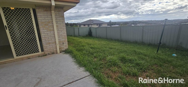 Photo - 13 Norman Dunlop Crescent, Minto NSW 2566 - Image 11