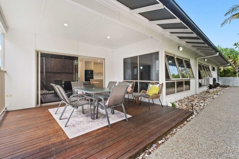 Photo - 13 North Beach Place, Mudjimba QLD 4564 - Image 11