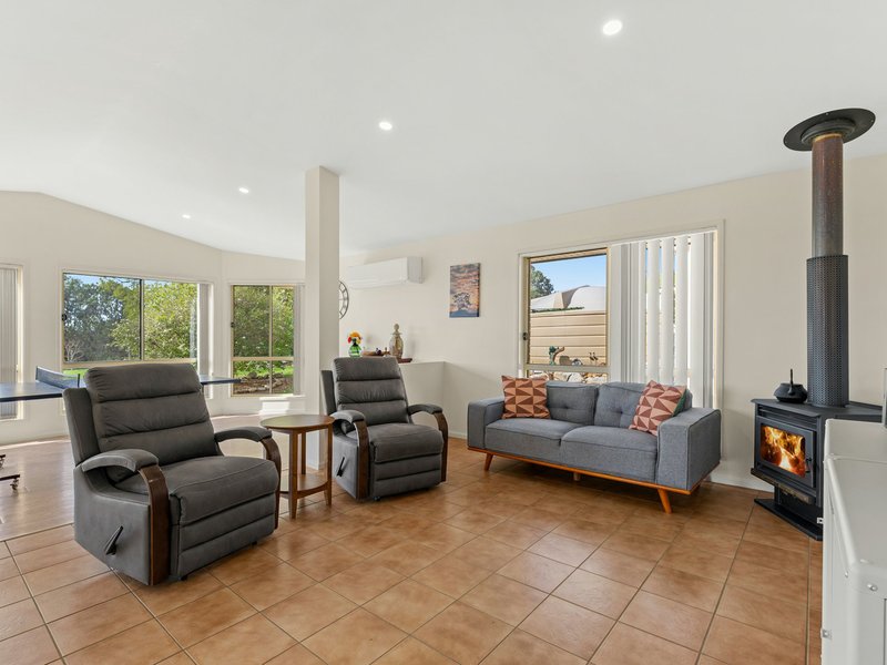 Photo - 13 North Street, Rosenthal Heights QLD 4370 - Image 9