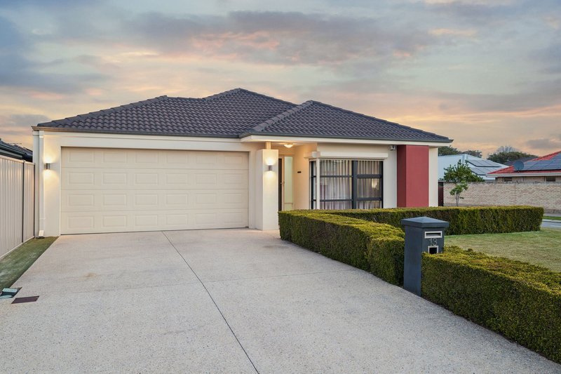 Photo - 13 Northwood Loop, Thornlie WA 6108 - Image 1