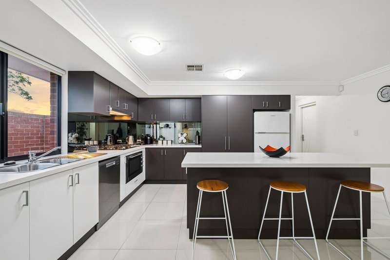 Photo - 13 Northwood Loop, Thornlie WA 6108 - Image 3
