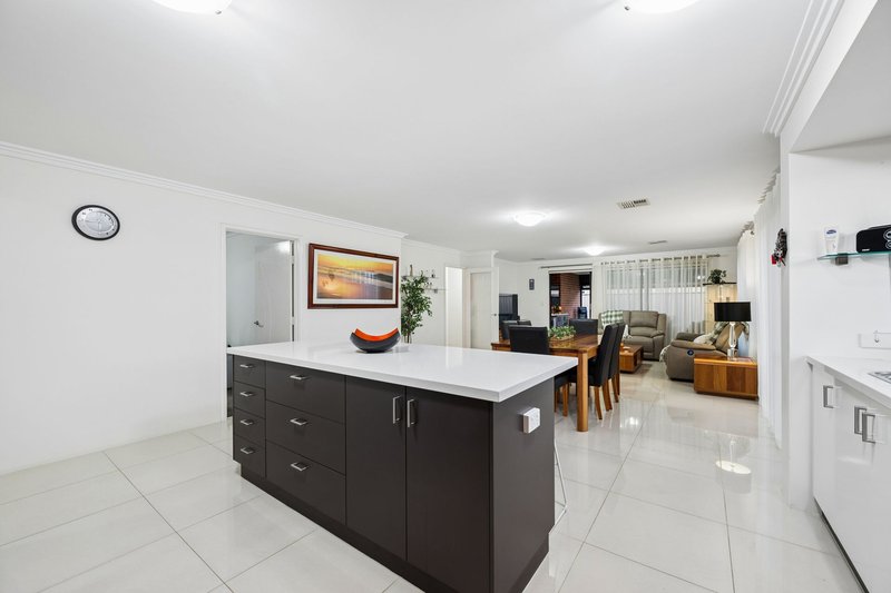 Photo - 13 Northwood Loop, Thornlie WA 6108 - Image 4
