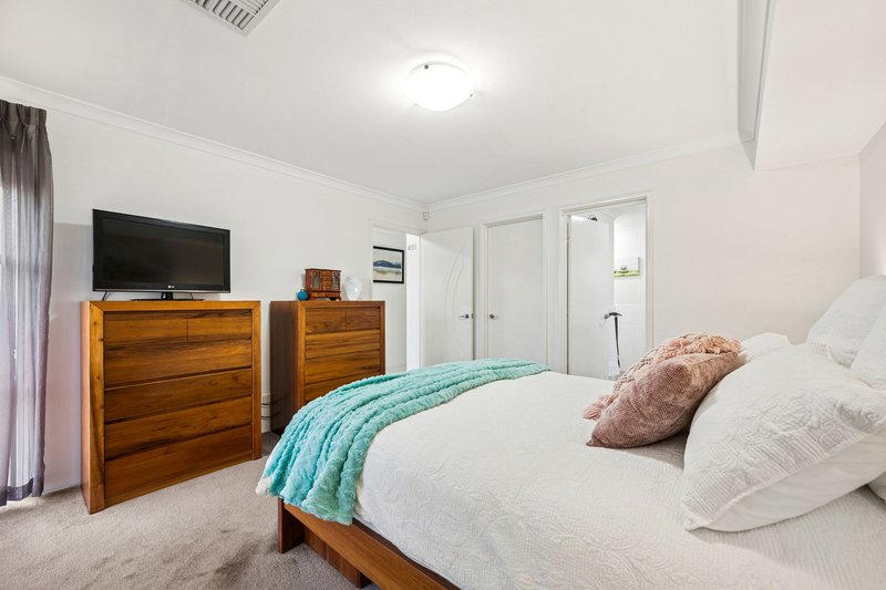 Photo - 13 Northwood Loop, Thornlie WA 6108 - Image 7