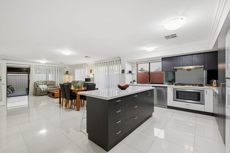 Photo - 13 Northwood Loop, Thornlie WA 6108 - Image 9