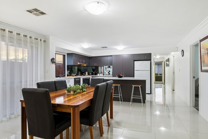 Photo - 13 Northwood Loop, Thornlie WA 6108 - Image 11