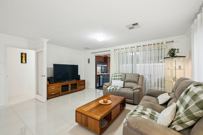 Photo - 13 Northwood Loop, Thornlie WA 6108 - Image 15