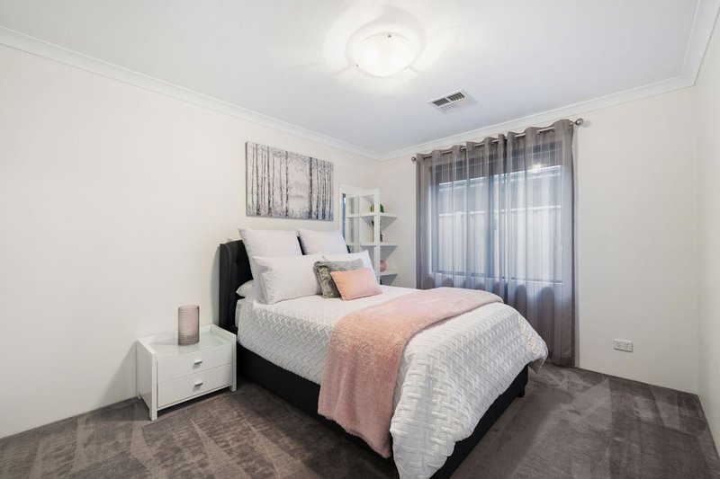 Photo - 13 Northwood Loop, Thornlie WA 6108 - Image 18