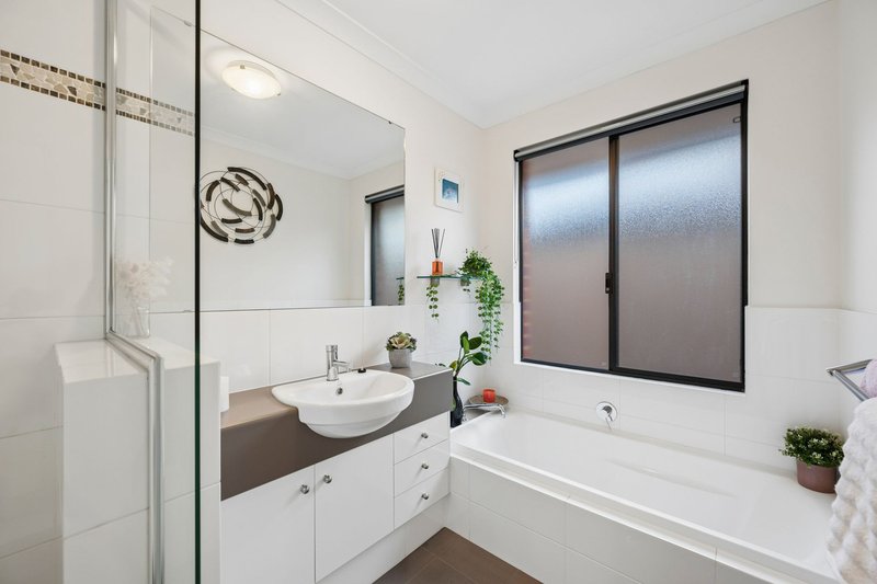 Photo - 13 Northwood Loop, Thornlie WA 6108 - Image 19