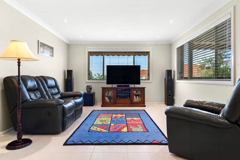 Photo - 13 Northwood Place, Castle Hill NSW 2154 - Image 6