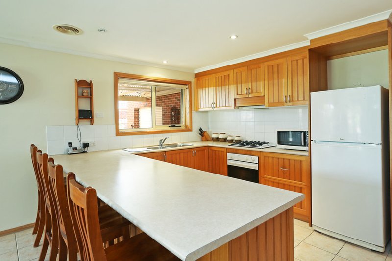 Photo - 13 Oak Court, Lara VIC 3212 - Image 3