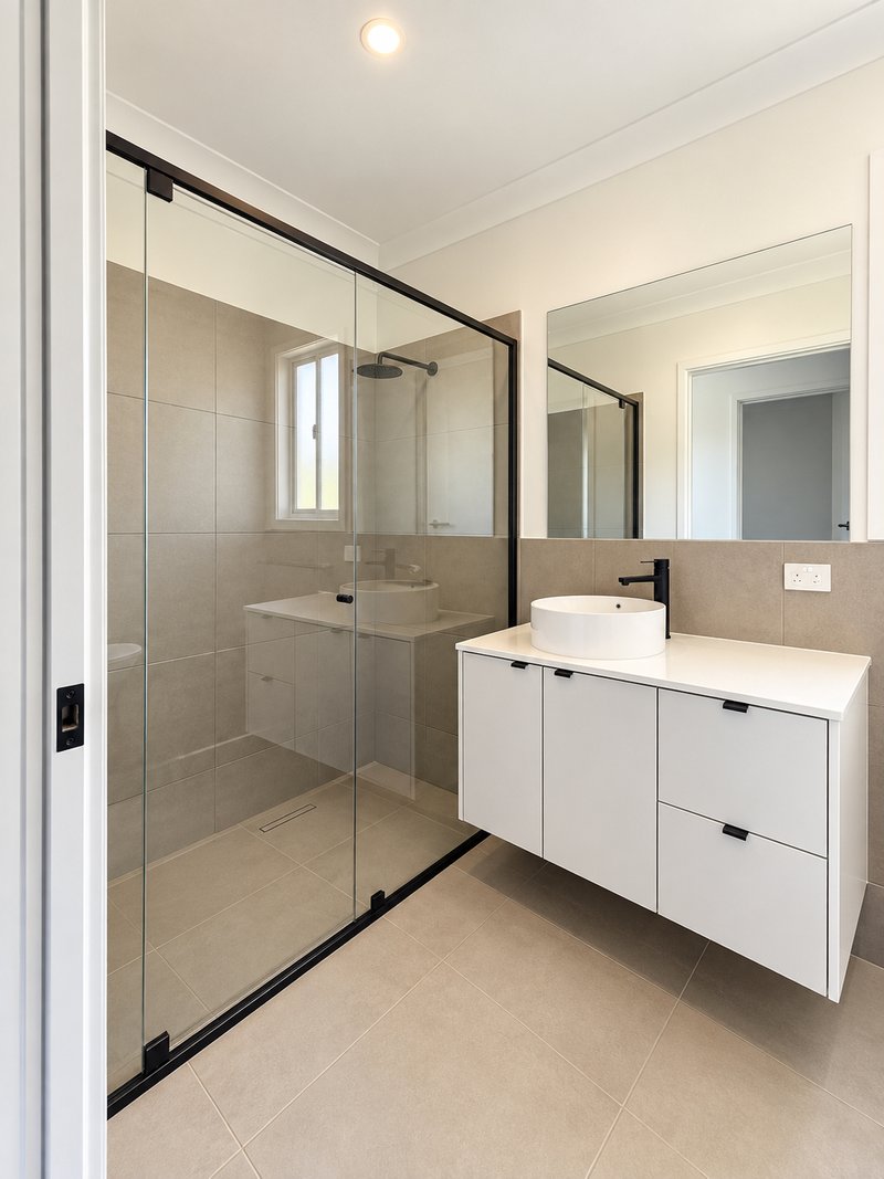 Photo - 1/3 Oak Crescent, Morayfield QLD 4506 - Image 5