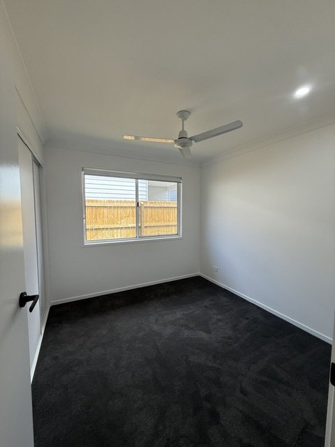 Photo - 1/3 Oak Crescent, Morayfield QLD 4506 - Image 9