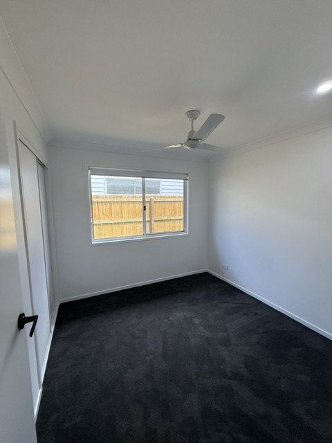 Photo - 1/3 Oak Crescent, Morayfield QLD 4506 - Image 11