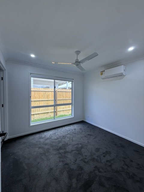 Photo - 1/3 Oak Crescent, Morayfield QLD 4506 - Image 13