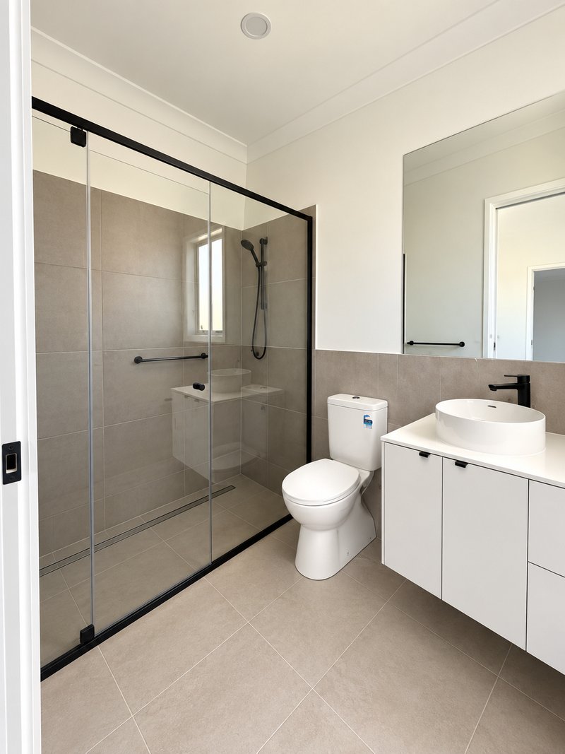 Photo - 1/3 Oak Crescent, Morayfield QLD 4506 - Image 14