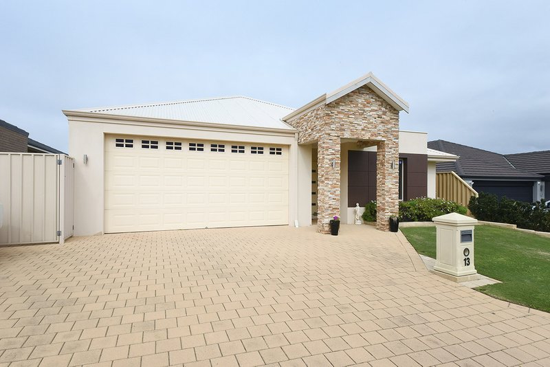 Photo - 13 Oakbank Crescent, Butler WA 6036 - Image 2