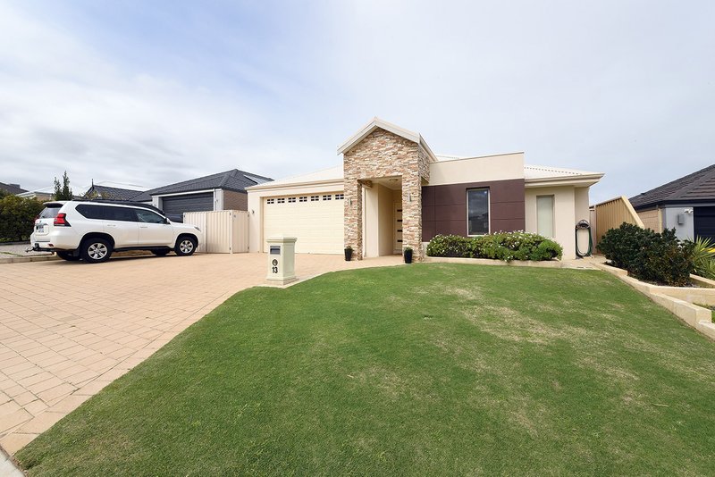 Photo - 13 Oakbank Crescent, Butler WA 6036 - Image 3