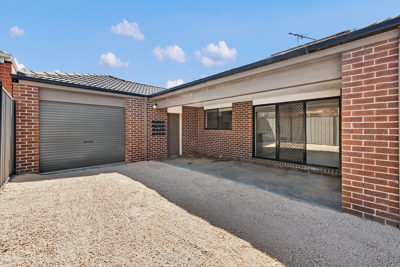 Photo - 13 Oakham Glade, Derrimut VIC 3026 - Image 10