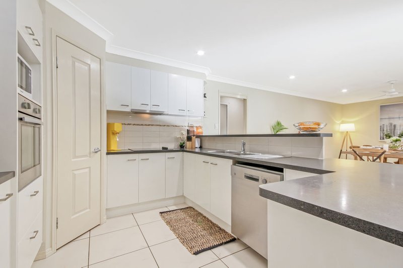 Photo - 13 Oasis Court, Morayfield QLD 4506 - Image 5