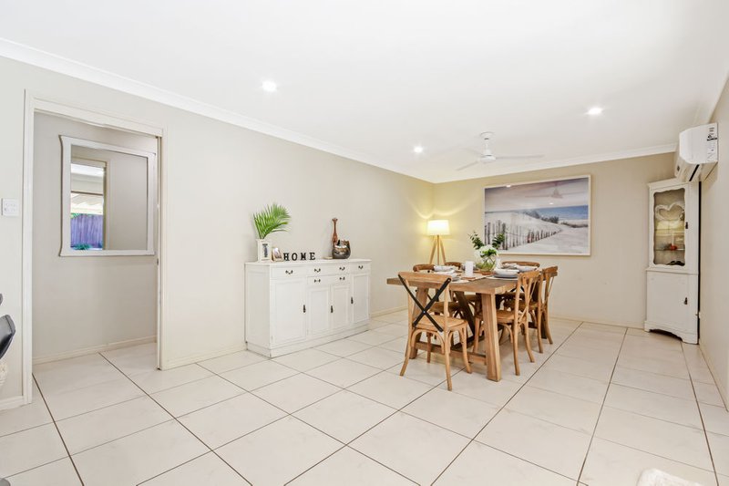 Photo - 13 Oasis Court, Morayfield QLD 4506 - Image 7