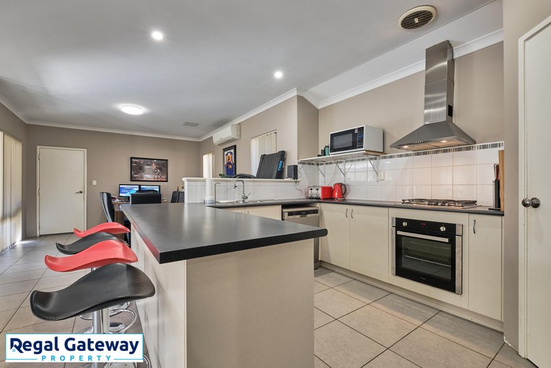 Photo - 13 Observatory Avenue, Aubin Grove WA 6164 - Image 12