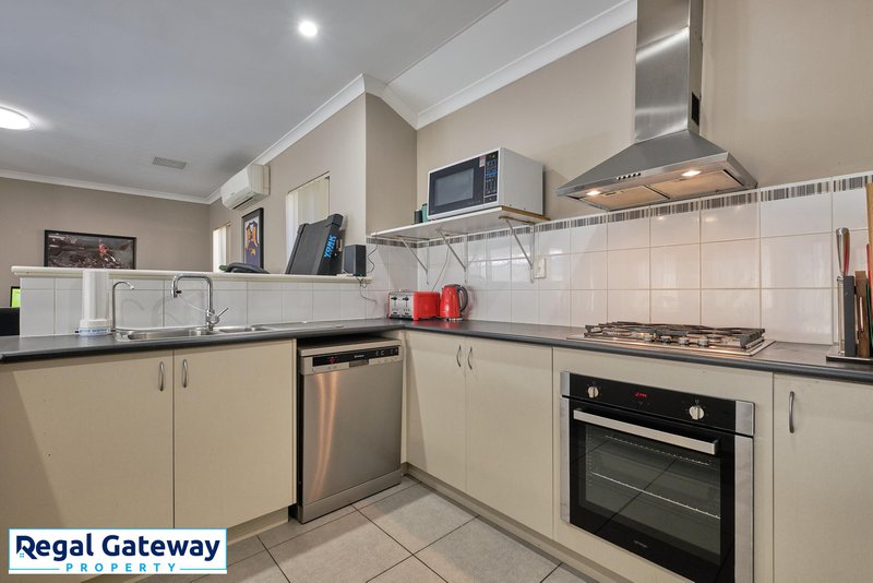 Photo - 13 Observatory Avenue, Aubin Grove WA 6164 - Image 13